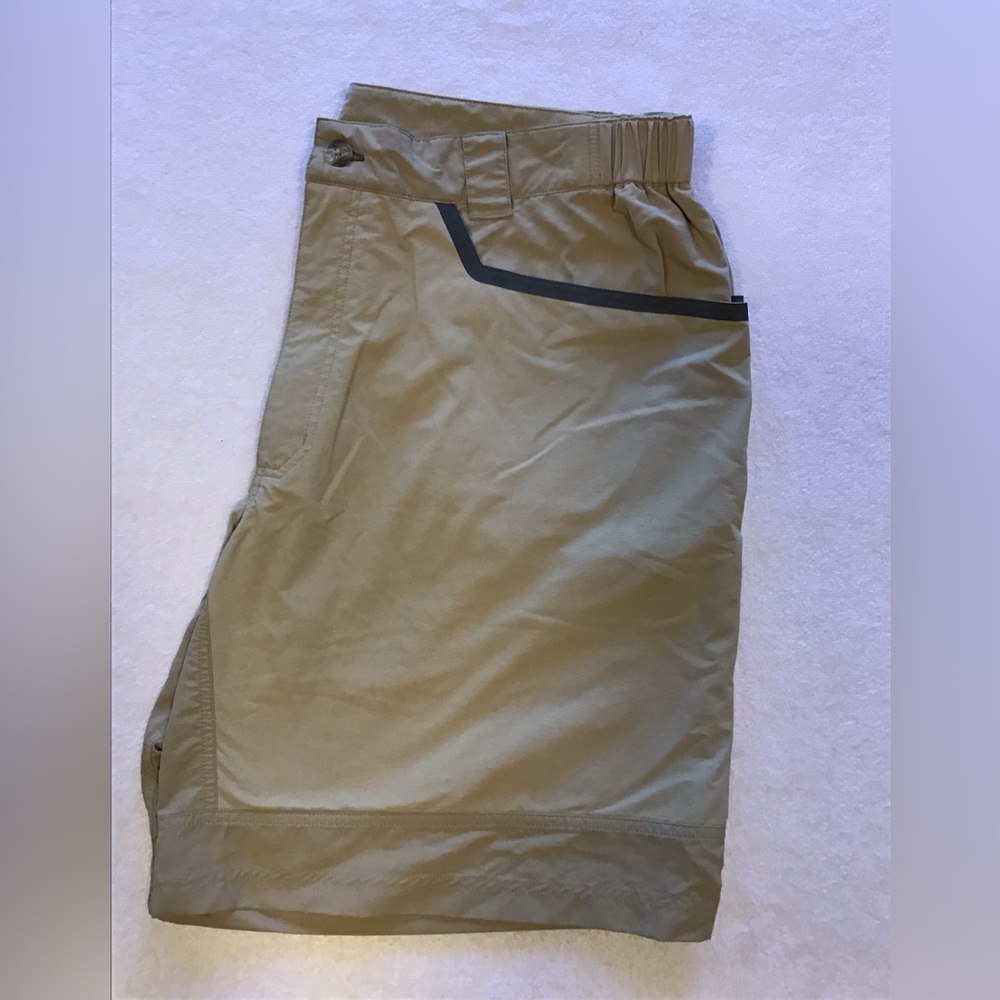 NWOT Patagonia M XXL Technical Sunshade Shorts in Khaki - 10" inseam